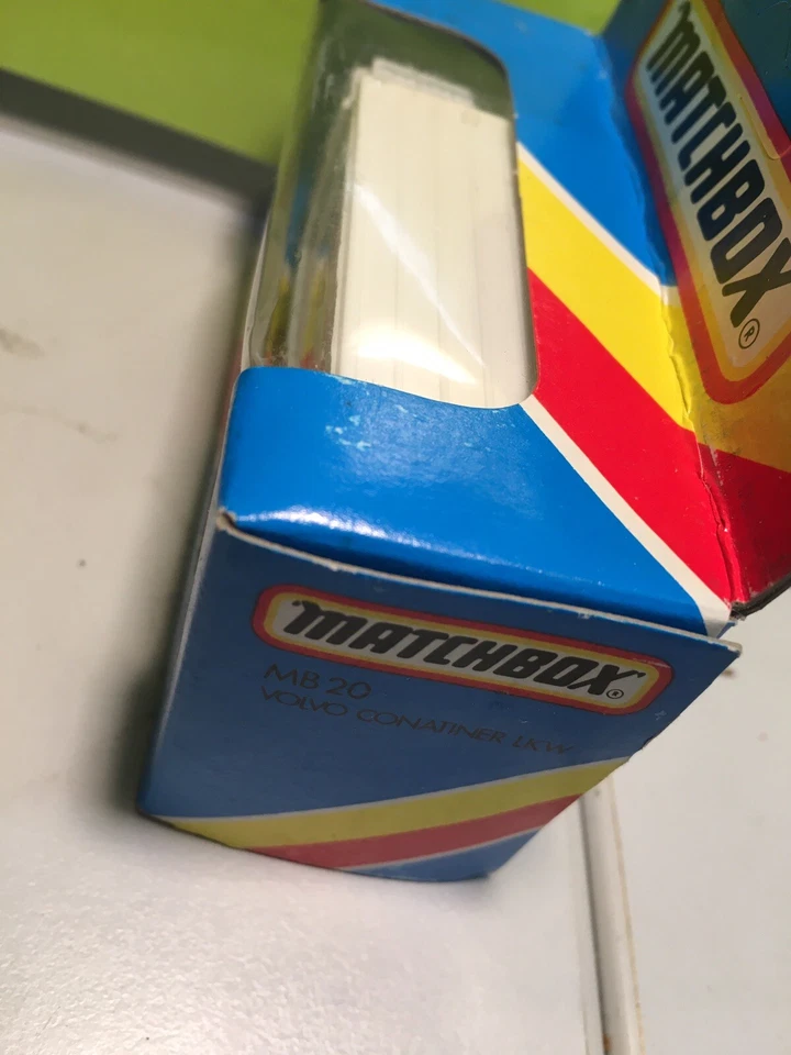 Matchbox MB20 Volvo Container Truck in OVP - ungeöffnet * Rarität *Macau - Bild 4 von 4