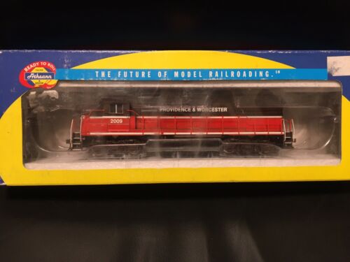 HO ATHEARN RTR PROVIDENCE & WORCESTER (EMD) GP38-2 #2009 PRE-OWNED W/BOX MINT