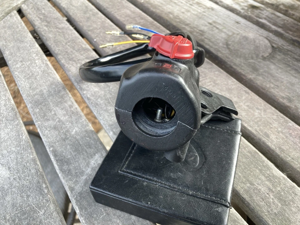 De colección Honda 1975-1976 CB200T RH Arranque y Parada Motor Interruptor Controles Foto 2 de 4