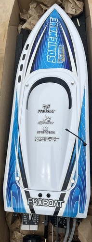 Sonic Wave PCBB Enhanced Self Righting Radio Control Speed Boat - Picture 6 of 7