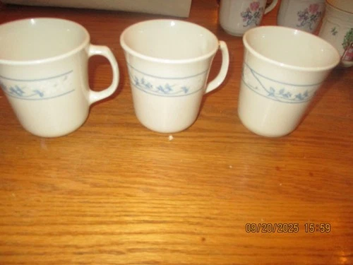 Set Of 3 Corning USA Vintage  Coffee Mugs/Tea Cups D Handle