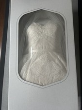David's Bridal Ivory Lace A-Line Wedding Dress Size 4 with Train, veil included