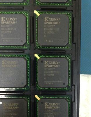 x1 **NEU** XILINX XC2S300E-6FGG456C, Spartan-IIE FPGA 90-300k LOGIC RANGE BGA456