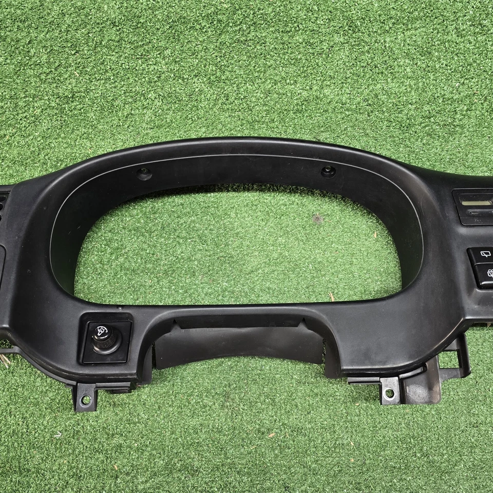 99 2000 01 02 ISUZU RODEO 1998 CUADRO DE INSTRUMENTOS BISEL ventilaciones de aire OEM Foto 3 de 4