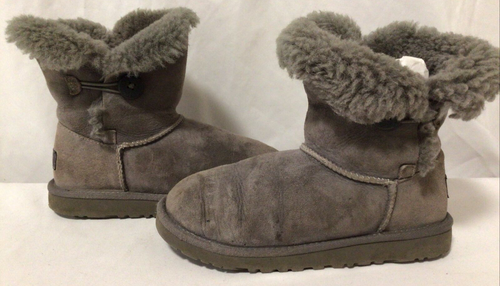 UGG Australia  Bailey Button II Kids Youth Boot Size 4 Gray EUR 34/UK 3....L27 - Afbeelding 1 van 10