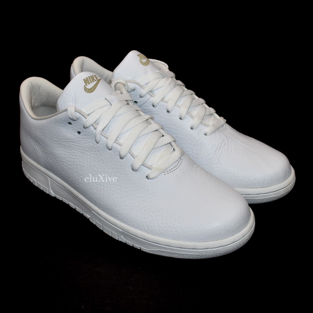 NWT Nike Dunk Low Supreme Seamless White Pebbled Leather NWT Nike Dunk Low Supreme Seamless White Pebbled Leather