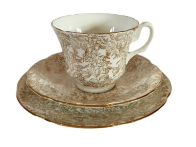 Royal Stuart Gold Chintz Teeservice Trio