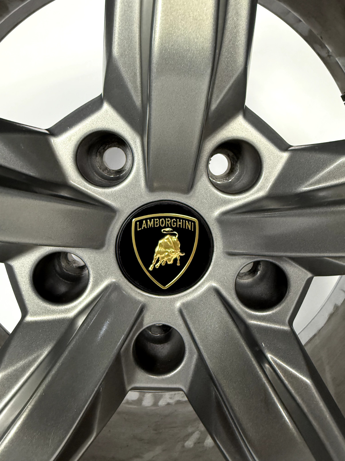Lamborghini Urus 21" OEM Wheels w/ Pirelli P Zero Tires – Set of 4 – 5x130
