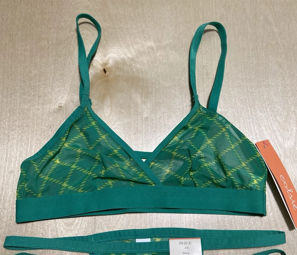 Conjunto de tanga de malla transparente y bralette inalámbrico Colsie para mujer talla XS (0-2) en verde Foto 2 de 4