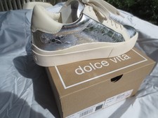 Dolce Vita Zayn 360 Silver Distressed Leather Sneakers shoes size 9 woman Shiny 