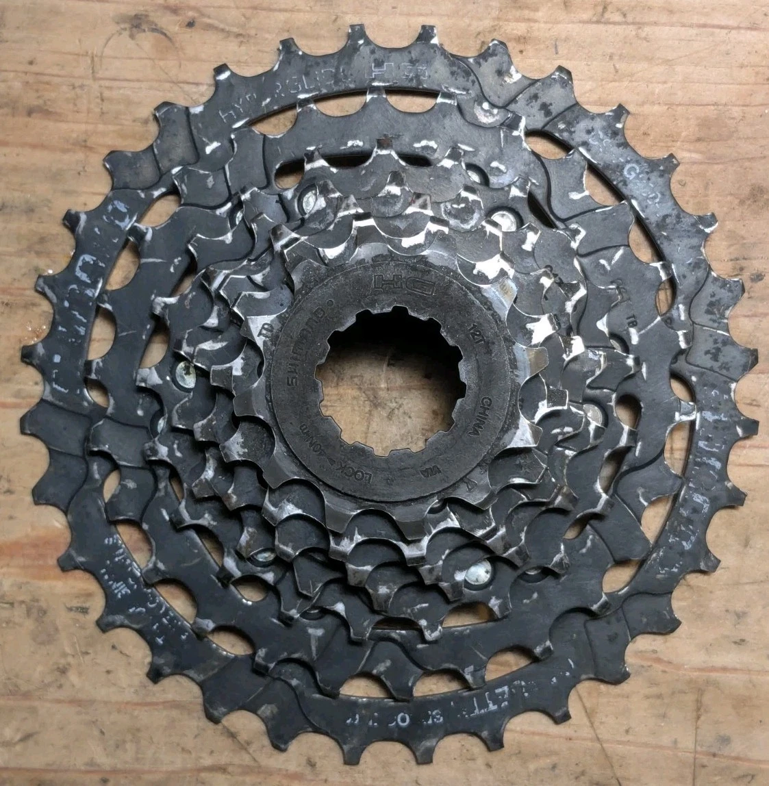 Cassette Shimano CS-HG70 7 Vitesses 13-23T - Neuve NOS (New Old Stock) Pour Vélo Route
