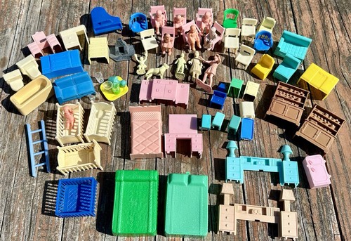 Vintage Lot Marx / Superior 1950s Dollhouse Furniture & Figures Most Are 1:24