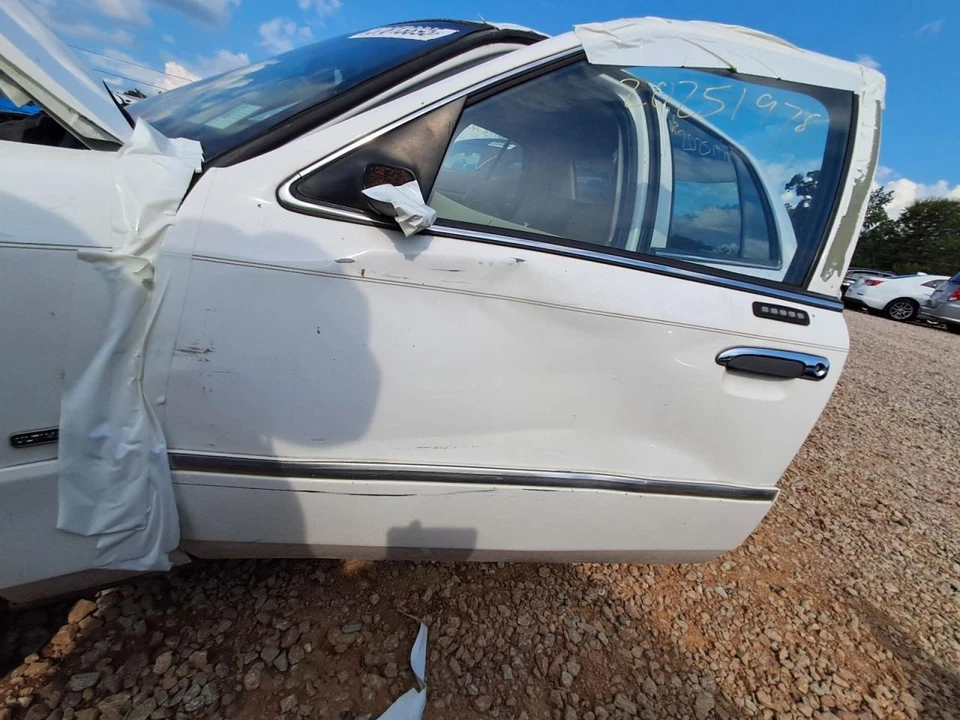 Radiator Fits 03-05 CROWN VICTORIA 2580943 — 第 4/4 张图片