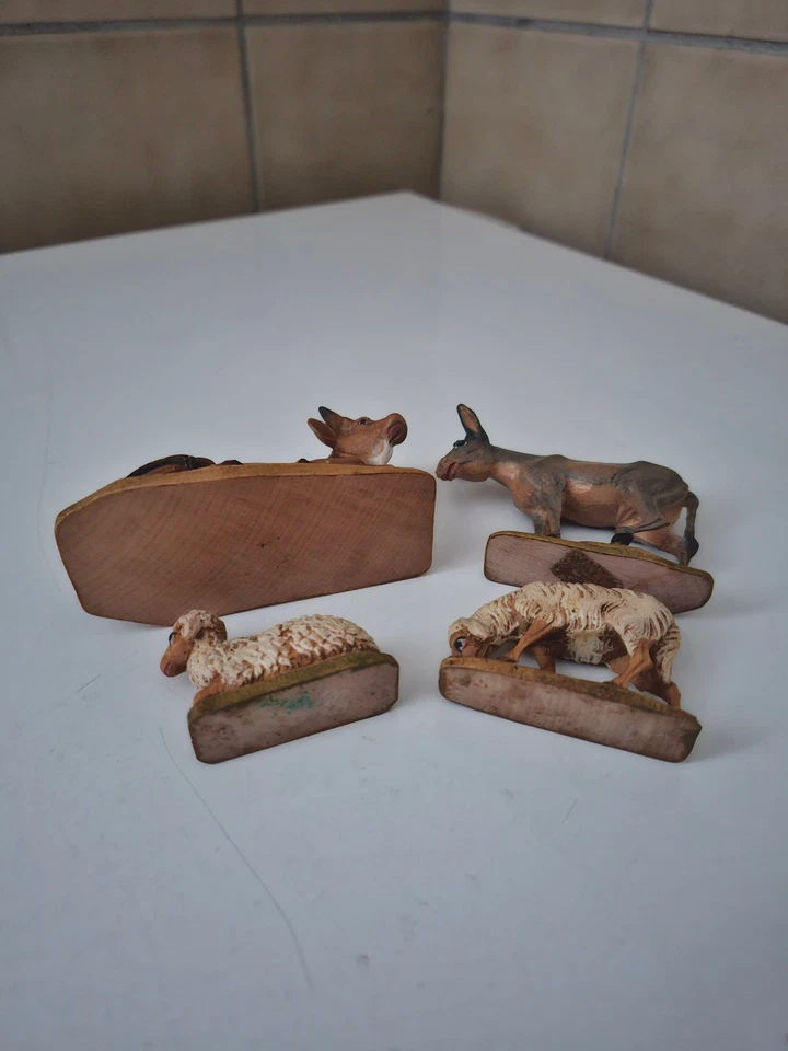 Krippenfiguren Ochs und Esel sowie zwei Schafe coloriert - Bild 2 von 2