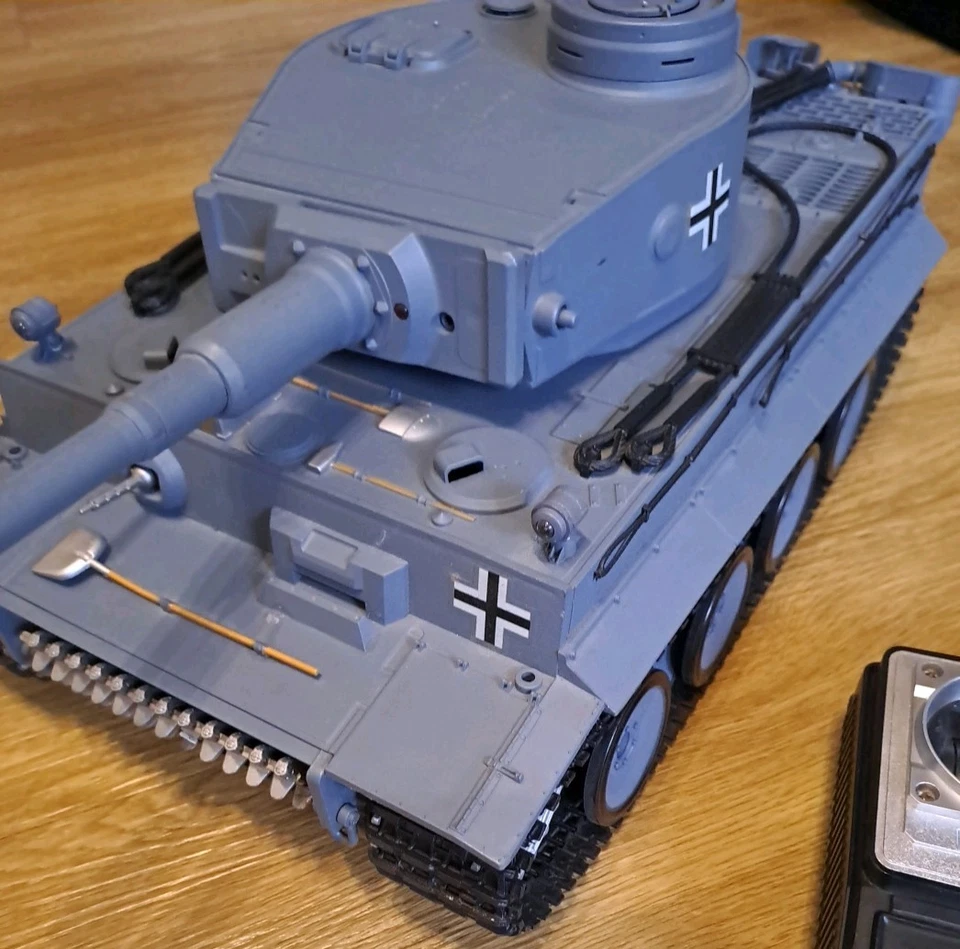 RC Panzer Tank TIGER 1 HengLong 3818 1:16 - Bild 3 von 4