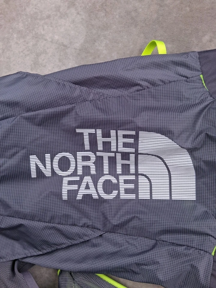 Chaleco de hidratación verde The North Face Summit Run Training Pack 12 litros talla grande Foto 4 de 4