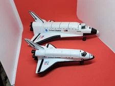 NASA Space Shuttle Atlantis Top opens Landing & Smaller Shuttle Pull-N-Go