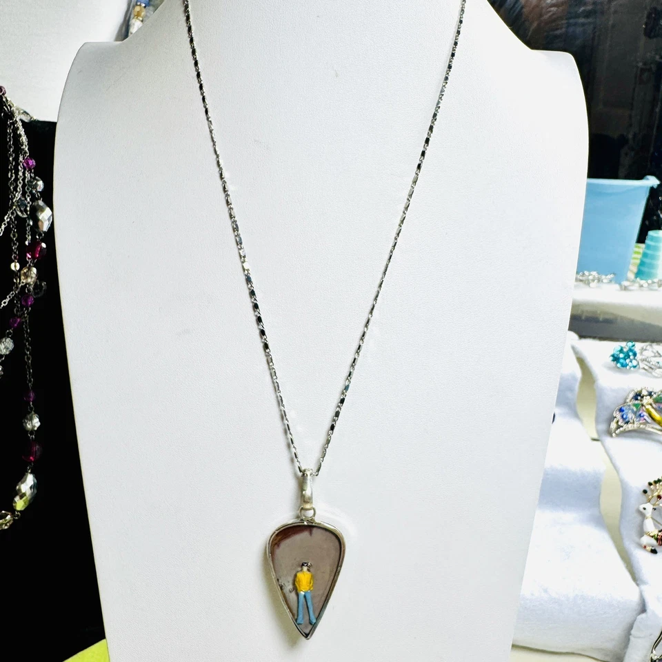 Collar de hombre miniatura de resina hecha a mano de jaspe mookaita único en su clase. Reversible  Foto 2 de 4