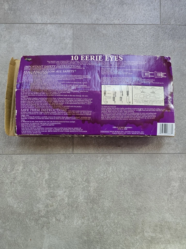 VTG 90s HALLOWEEN 10 EERIE EYES LIGHT STING FUN WORLD SKULL HEADS - Image 4 of 4
