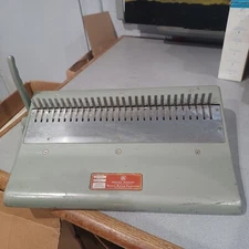 Vintage GBC Model 16-DB Manual Binding machine General binding corporation used