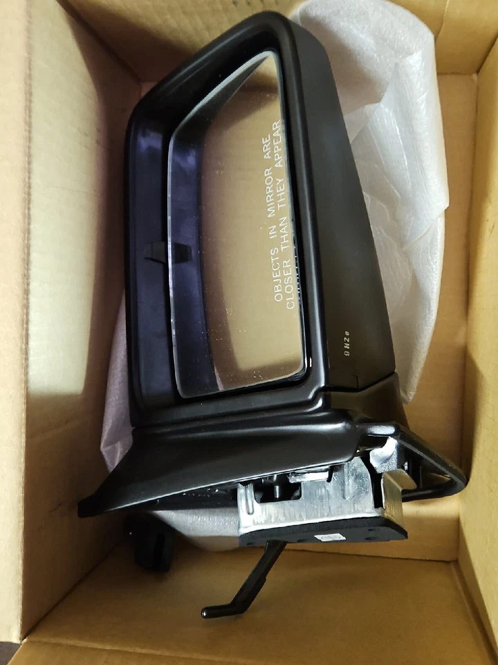 NOS GM 90253904 RH SIDE MIRROR FOR 88-93 PONTIAC LEMANS - Image 2 of 4