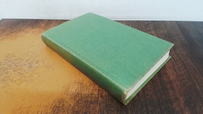 			Gathering Moss, Thomas Crowe (Ed.), Sidgwick and Jackson, 1967, H		