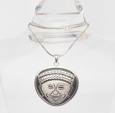 Collana Con Maschera Faciale T…