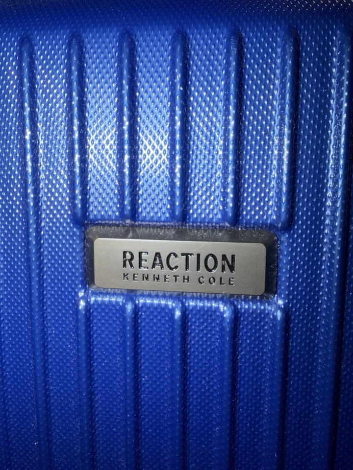 Maleta giratoria lateral rígida Protege Colossus 28 pulgadas - azul, (PG9717003029) Foto 2 de 3
