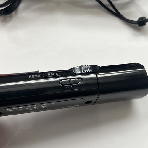 Sony MP3 NWZ-B173F Portable Music Player w/ Headphones 4GB USB Parts Repair Read - Picture 5 of 9