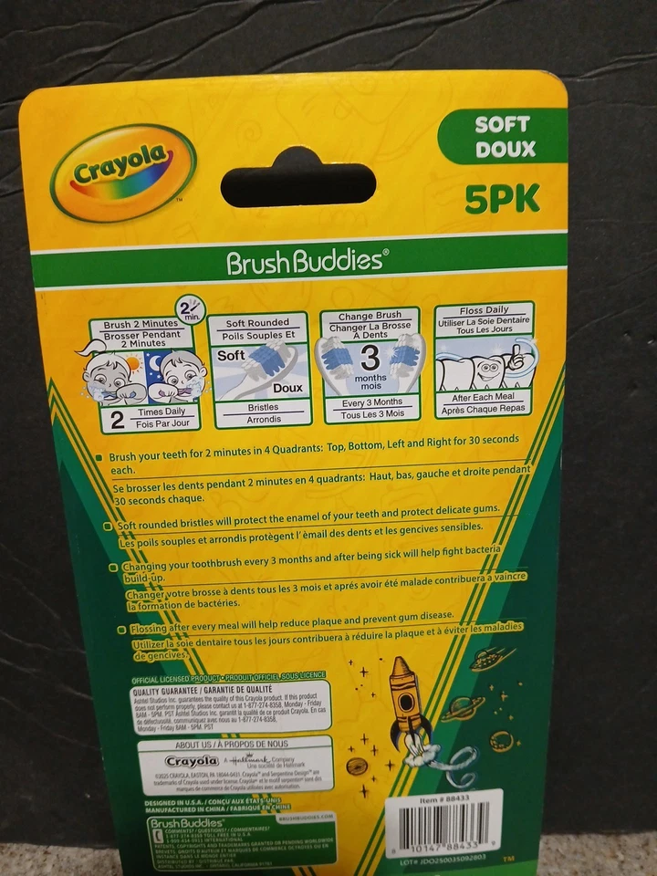 Crayola BrushBuddies 5 cepillos de dientes rojo suave, azul, verde, púrpura, amarillo Foto 2 de 2