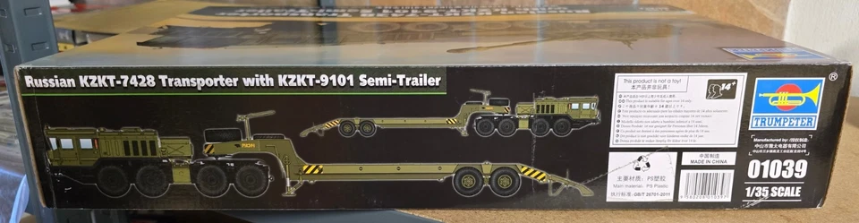 Trumpeter 01039 Russian KZKT-7428 "Rusich" w/KZKT-9101 Scala 1:35 - Immagine 2 di 3