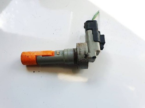 Windshield washer fluid level sensor