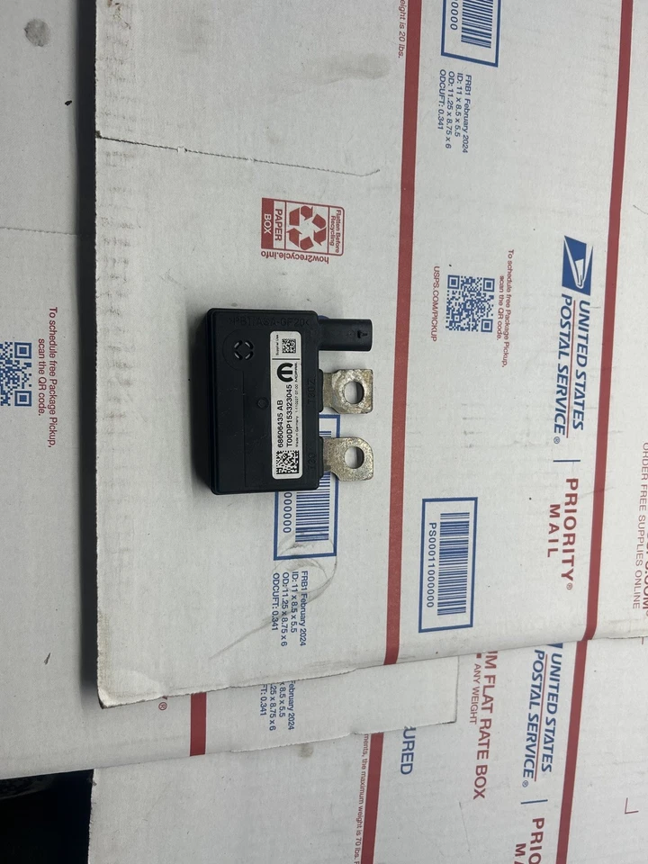 Relé de rejilla de calefacción de admisión genuino Mopar 68606435AB 2021-2024 RAM 2500 3500 6,7 L Foto 2 de 4