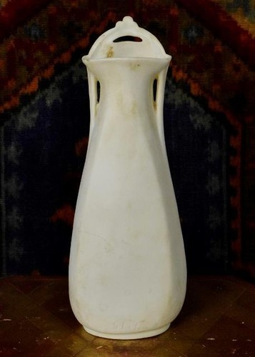 Delightful Pair 19th C Antique French Bisque Vases, Frollicking Cherubs On Swing - Picture 6 of 12