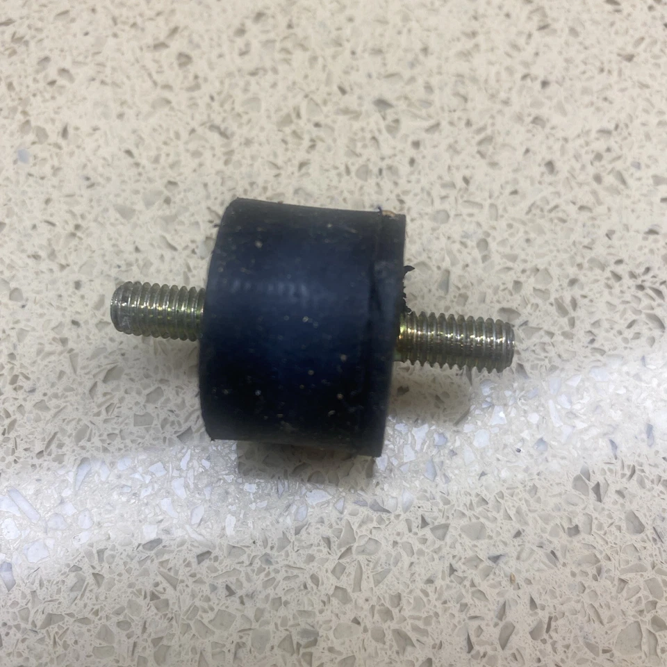 NUEVO 77-85 MERCEDES BENZ 240 300 FILTRO AIRE LIMPIADOR CARCASA MONTAJE PIEZA 6179880111 Foto 4 de 4