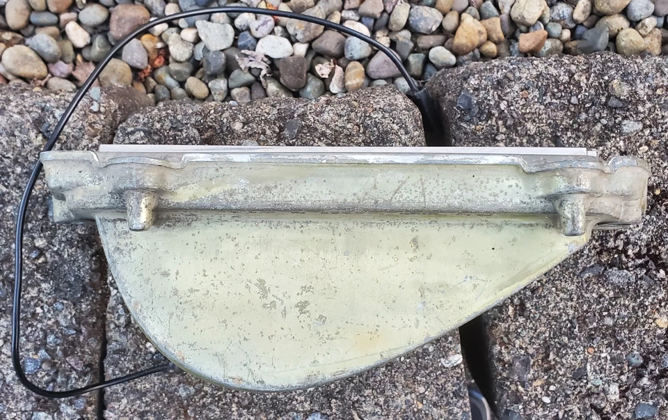 1968 Buick Riviera крыло боковой габаритный фонарь асси RH со стороны пассажира  - Изображение 4 из 4