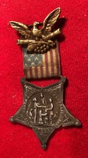 EARLY RARE RAISIED EAGLE WINGS CIVIL WAR ORIGINAL GAR VETERANS MEMBERSHIP BADGE