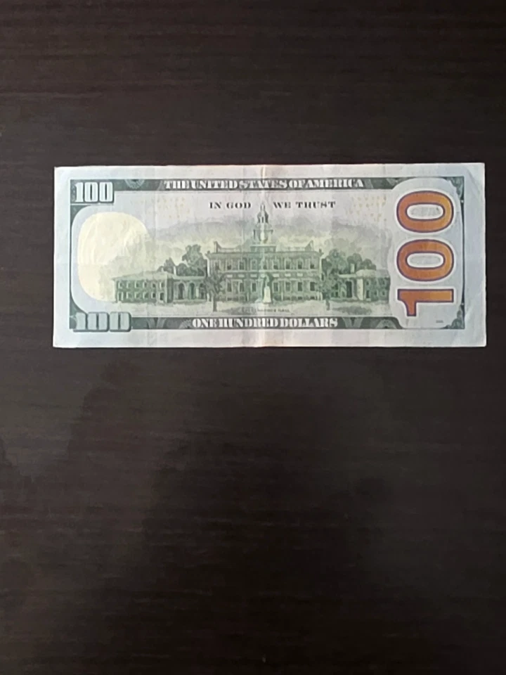 2009 $100 fancy serial number trinary LE01133333E with 5 in row 3s and of 1s - Image 2 of 2