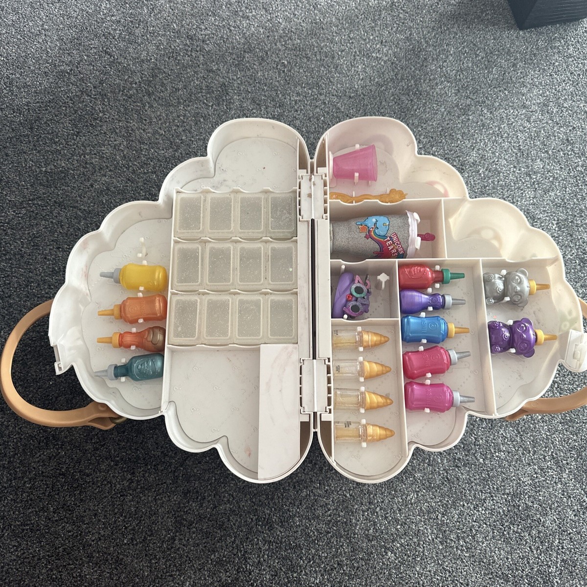 Poopsie Pooey Puitton Slime Surprise Slime Kit & Carrying Case