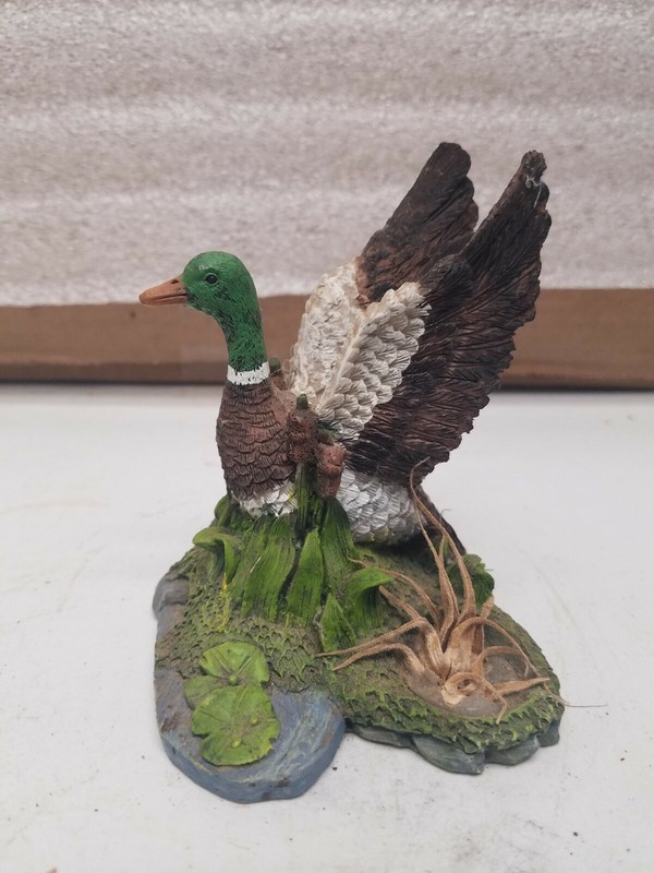 Canadian Goose Resin Figurine Airflora 00