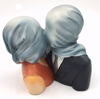 Pocket Art Magritte Lovers Covered Heads Les Amants Surrealism Small Statue