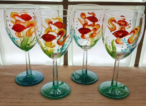 4 Hand Painted Artist Signed GOLDFISH WINE GLASSES Nautical Ocean Beach Barware - Picture 4 of 10