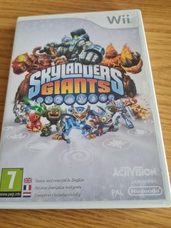Wii Skylanders Giants.