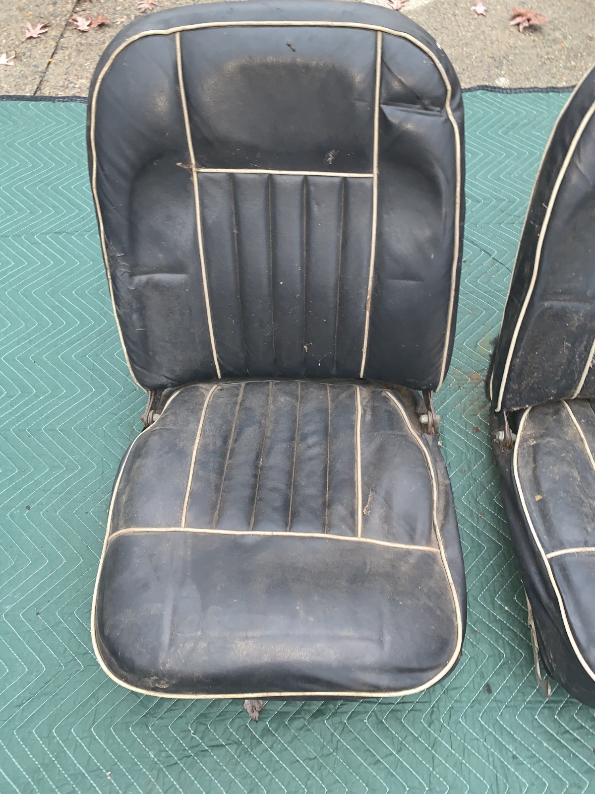 ORIG  MGB GT ROADSTER MGBGT  INTERIOR SEATS PAIR 1965 1966 1967 NOT MGA