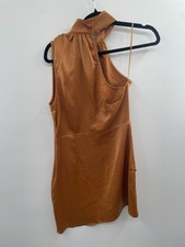 NUEVO SIN ETIQUETAS KENDALL + KYLIE Mini Vestido de Satén para Mujer 4/6 Caramelo Cuello Simulado Preppy