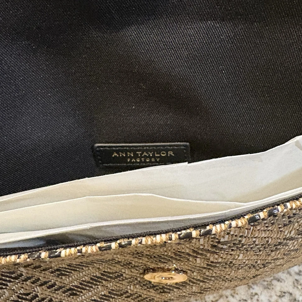 Ann Taylor Clutch 黑色米色棕褐色雪佛龙 Zigzag 图案钱包全新带标签 — 第 4/4 张图片