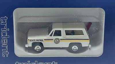 Trident 90211 Chevrolet K Blazer North Dakota Highway Patrol 1/87 (25/26)