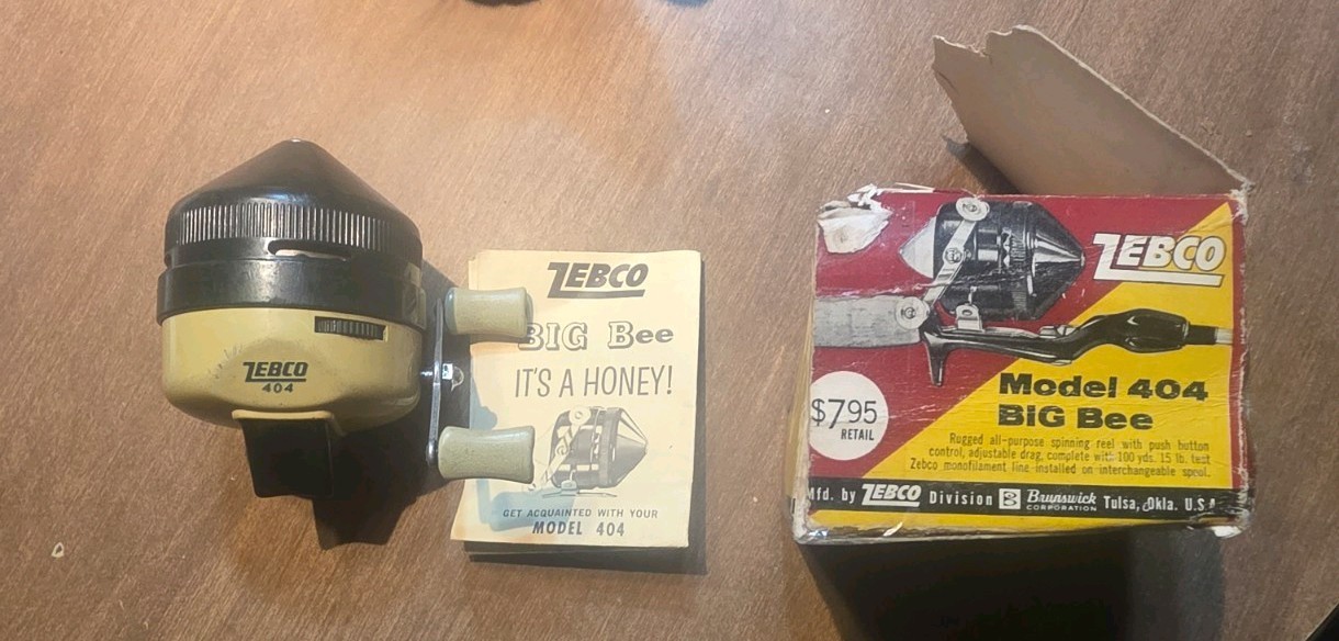 Vintage Zebco Spinning Reel Model 404 Big Bee.Made In USA Or