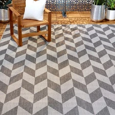 Patio Country Calla Contemporary Herringbone Indoor/Outdoor Area Rug, Black/G...