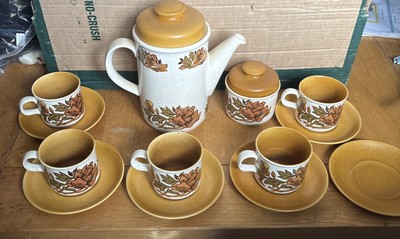 Royal Worcester Palissy Charlotte Geschirr 13 Teile. Kaffeekanne Zuckerdose Tassen